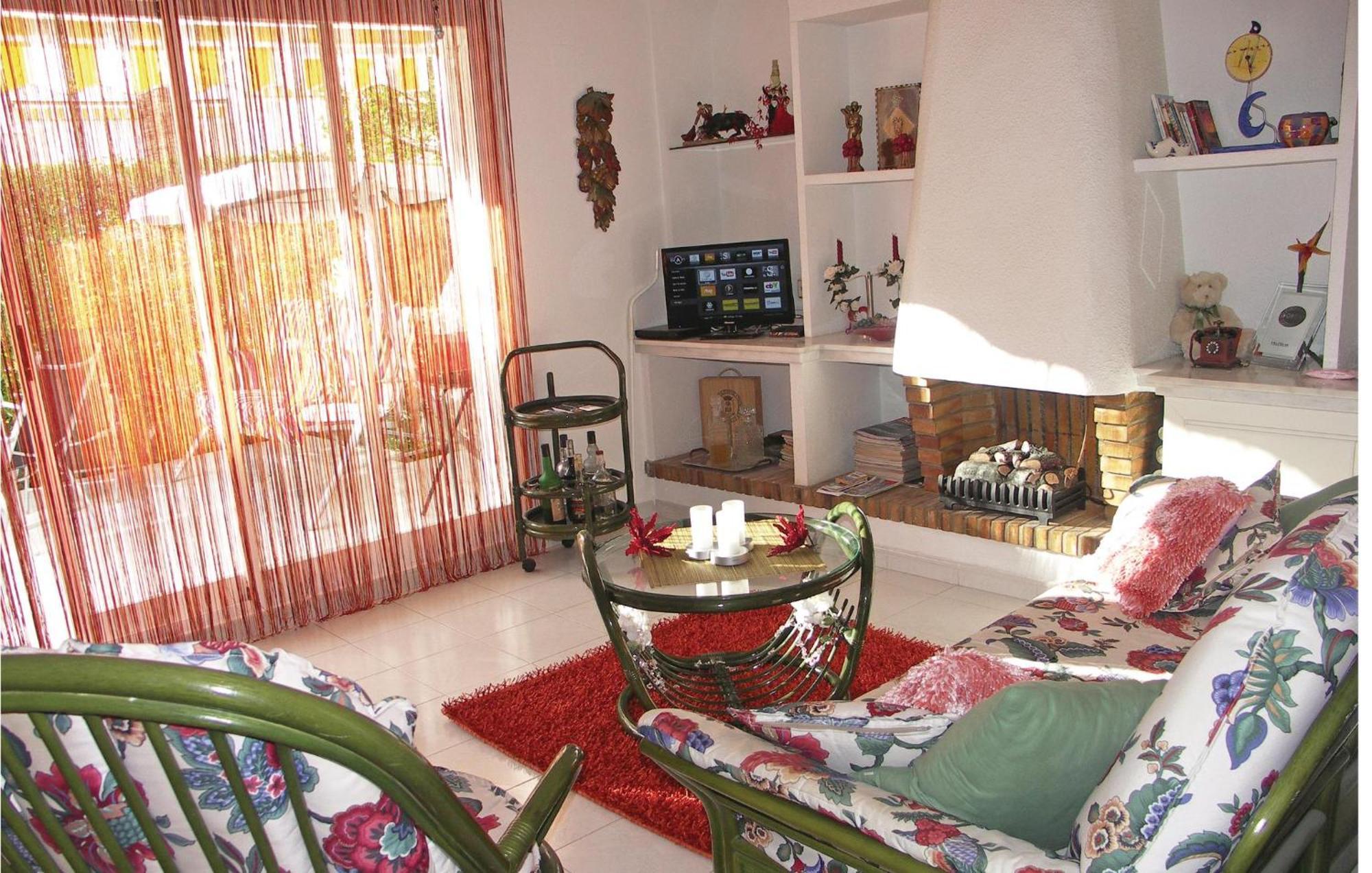 Amazing apartment in Guardamar del Segura with 2 Bedrooms, WiFi&Outdoor swimming pool Buitenkant foto